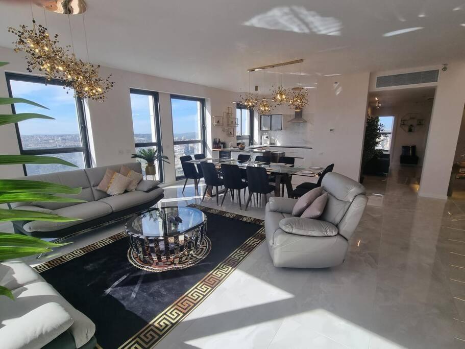 Jtower Royal Suites - The Penthouse - Alefimmoed Jerusalem Exterior photo